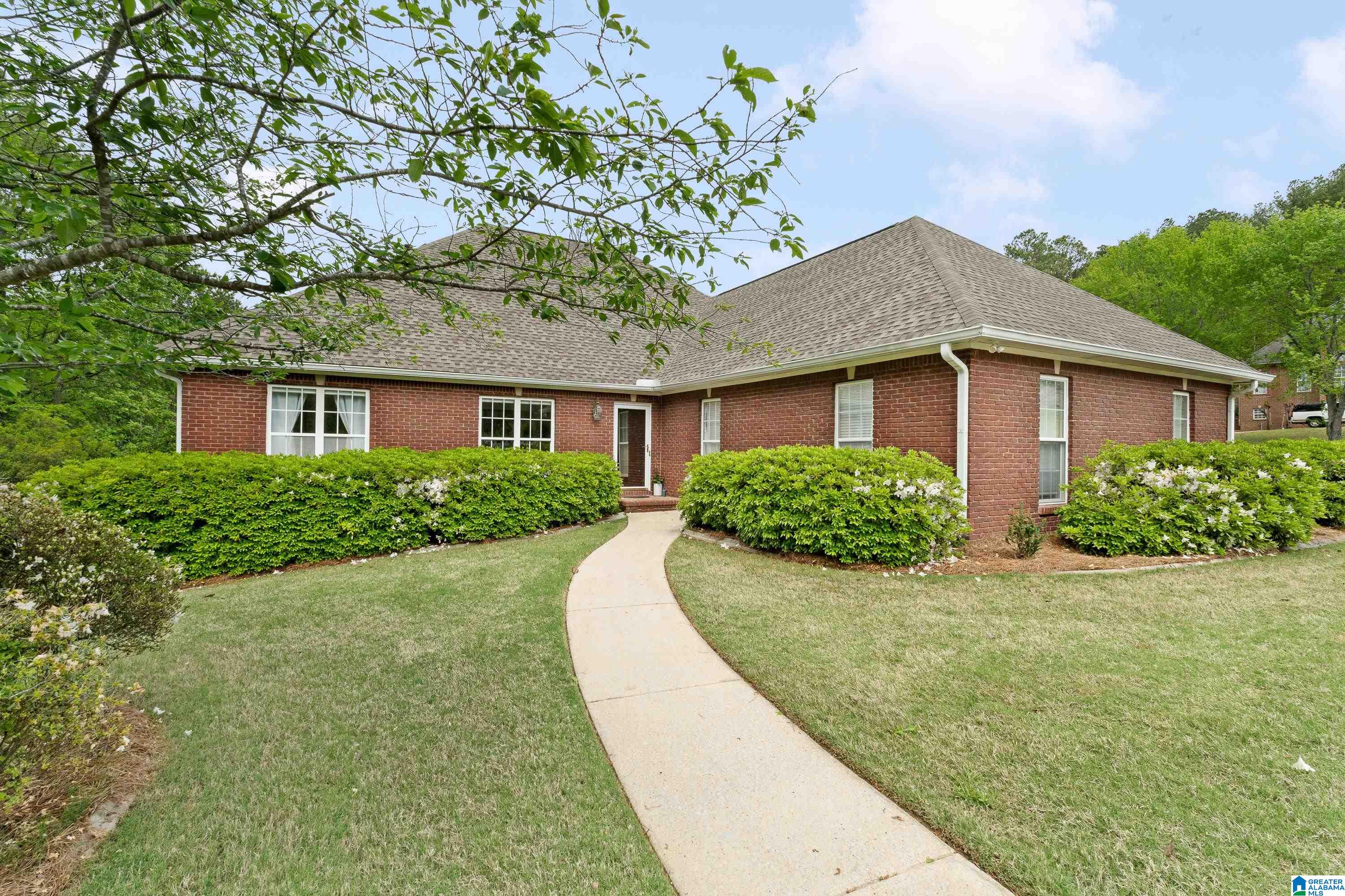 170 Windsor Lane Pelham, AL 35124 - Photo 2 of 64