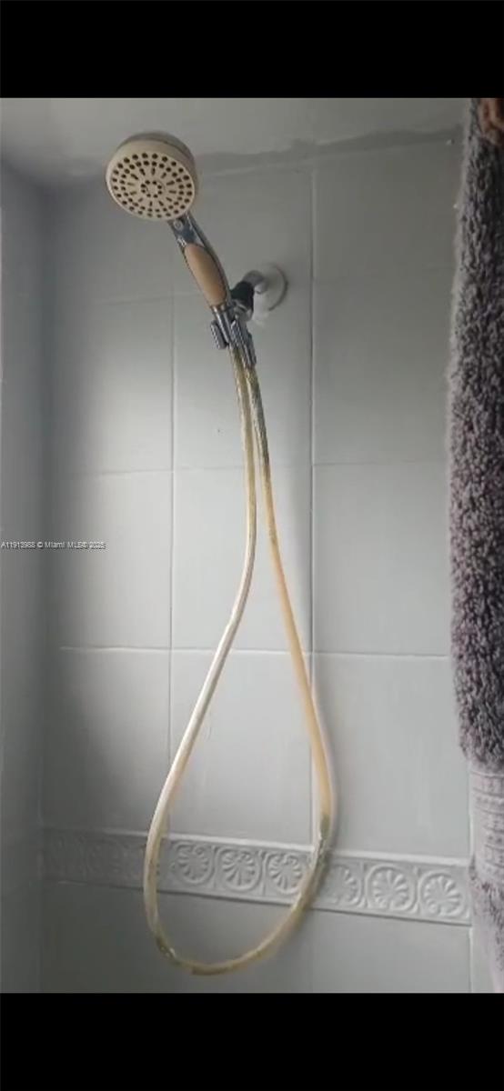 Golden Glades Miami, FL 33161 - Photo 14 of 18