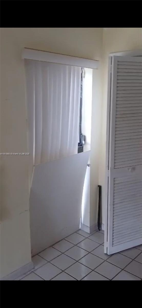 Golden Glades Miami, FL 33161 - Photo 15 of 18 a view of an entryway