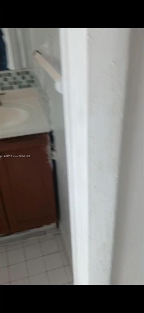 Golden Glades Miami, FL 33161 - Photo 16 of 18 a view of painting