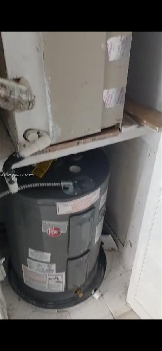 Golden Glades Miami, FL 33161 - Photo 5 of 18 a close view of sink