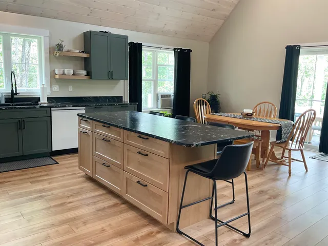 $899,000 | 2318 West Side Road, Conway, NH 03860