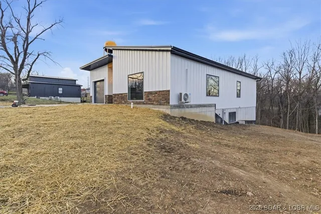 $359,900 | 405 East Lafayette Street, Versailles, MO 65084