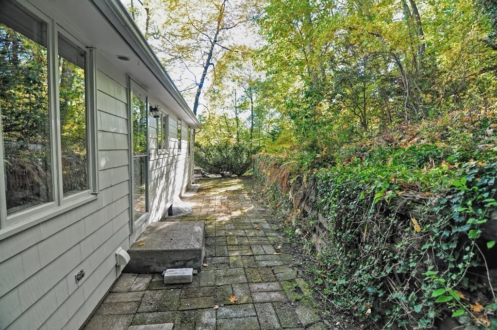 78 Shirley Road Waltham, MA 02452 - Photo 13 of 14 Gallery Image 13