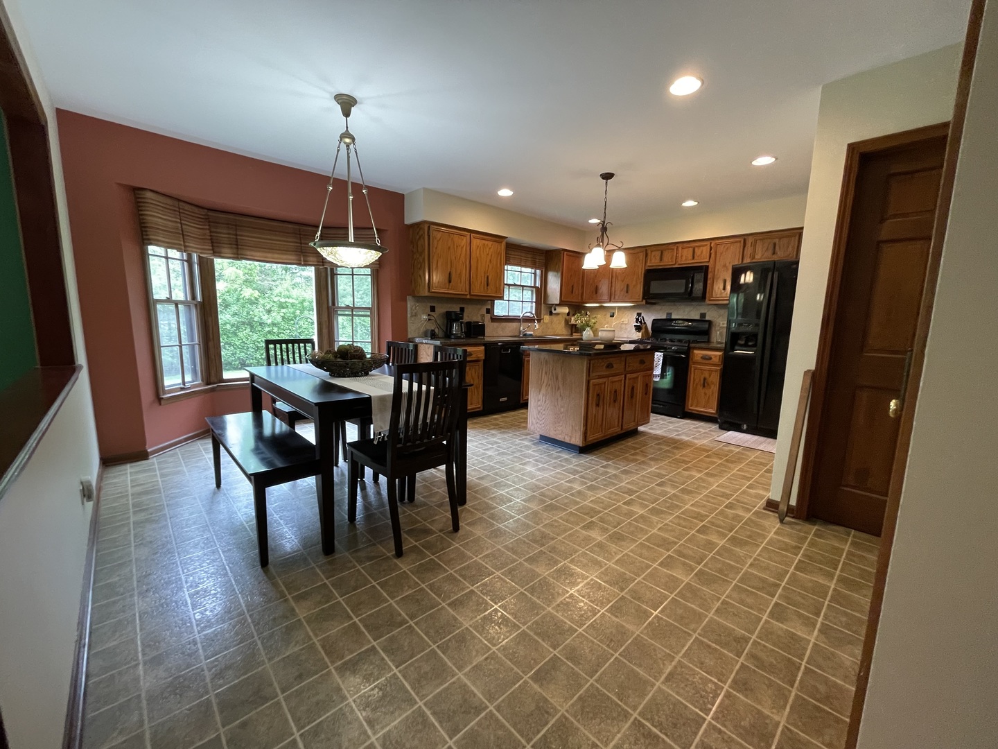 2006 Dorset Drive Wheaton, IL 60189 - Photo 4 of 10