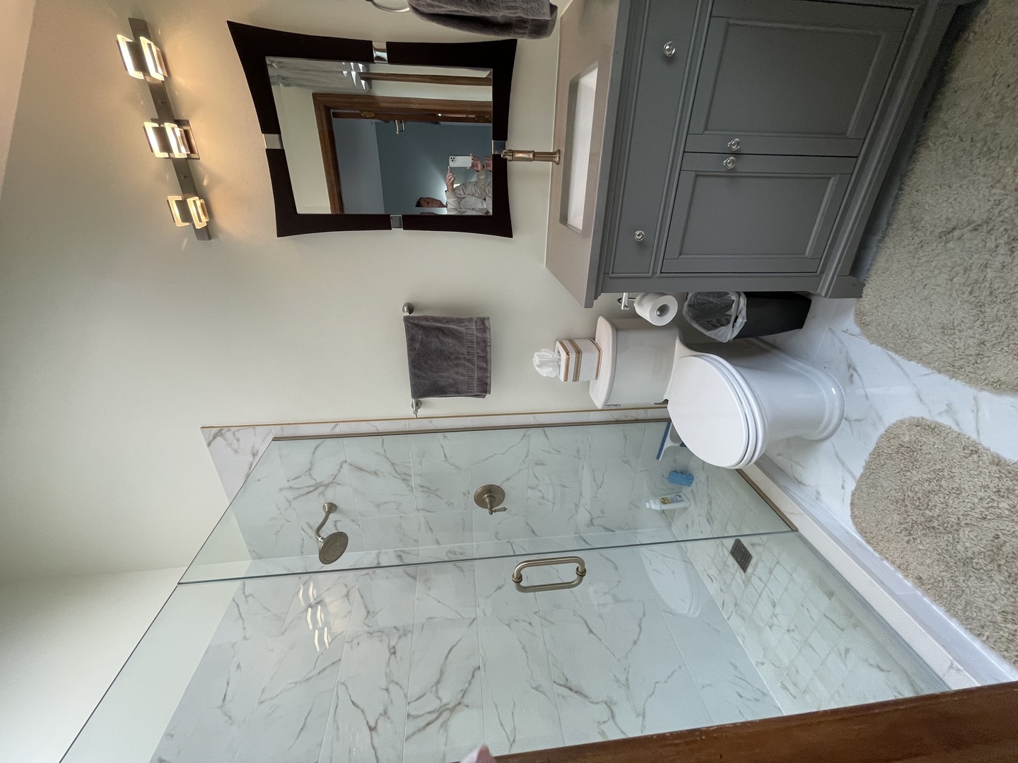 2006 Dorset Drive Wheaton, IL 60189 - Photo 9 of 10 a bathroom with a sink and a mirror