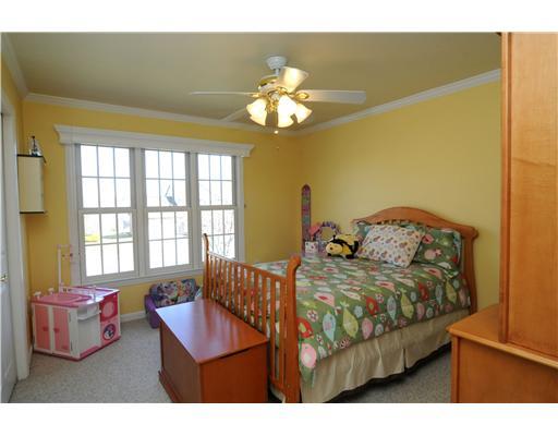 206 Meadow Ridge Court McKees Rocks, PA 15136 - Photo 14 of 18 Bedroom. ATTRACTIVE PASTEL DECOR, CROWN MOLDINGS, BERBER CARPET AND AMPLE CLOSET SPACE