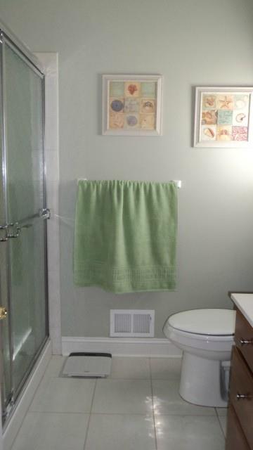 5 Pondview Circle, Unit 5 Beacon Falls, CT 06403 - Photo 12 of 18 a bathroom with a toilet and a shower