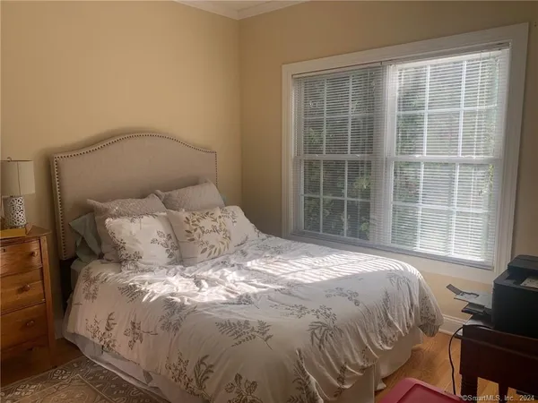 $2,400 | 5 Pondview Circle, Unit 5, Beacon Falls, CT 06403