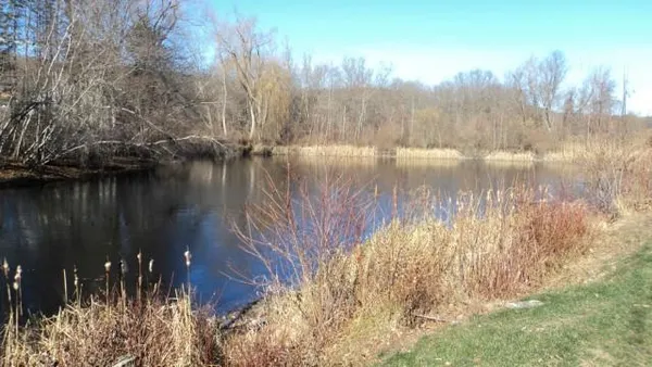 $2,400 | 5 Pondview Circle, Unit 5, Beacon Falls, CT 06403