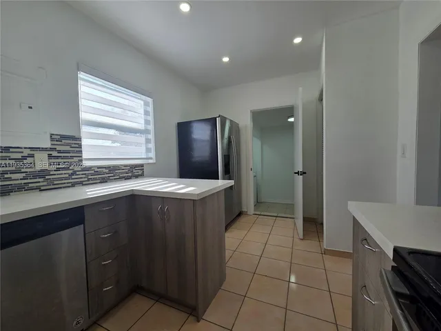 $2,900 | 6240 Southwest 21st Street, Unit 6242, Miami, FL 33155