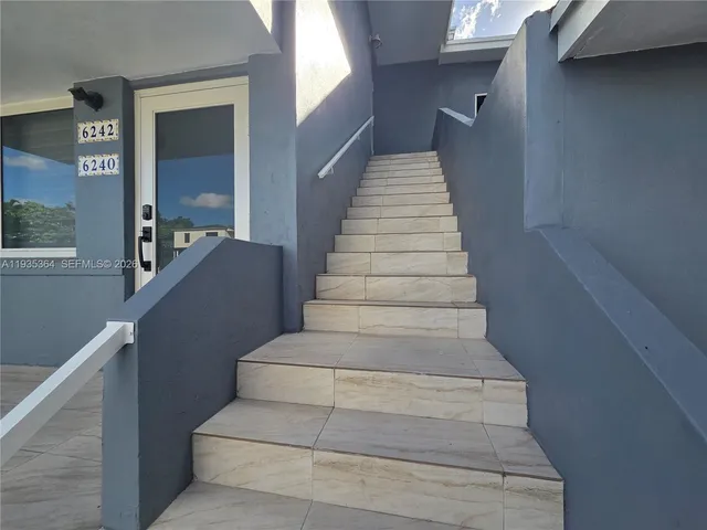 $2,900 | 6240 Southwest 21st Street, Unit 6242, Miami, FL 33155