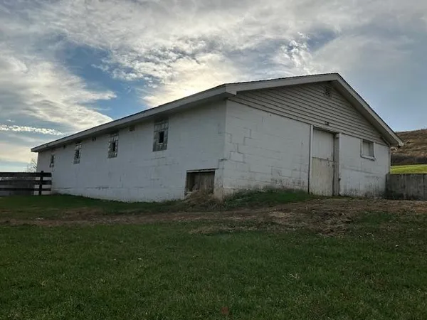 $850,000 | 1906 Squirrel Hill Road, Hollandale, WI 53544