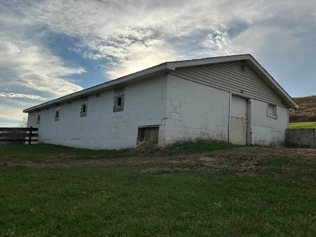 $850,000 | 1906 Squirrel Hill Road, Hollandale, WI 53544