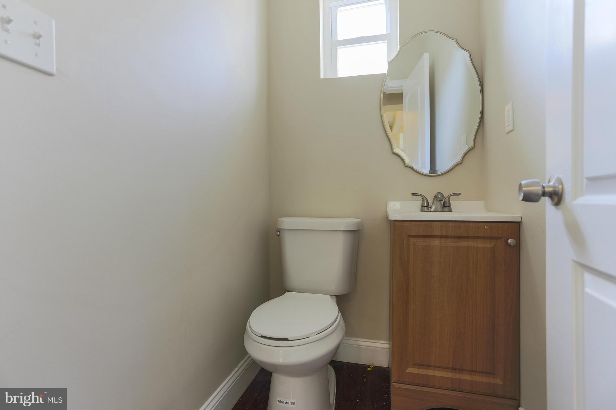 2304 Monticello Road Baltimore, MD 21216 - Photo 11 of 30 Bath