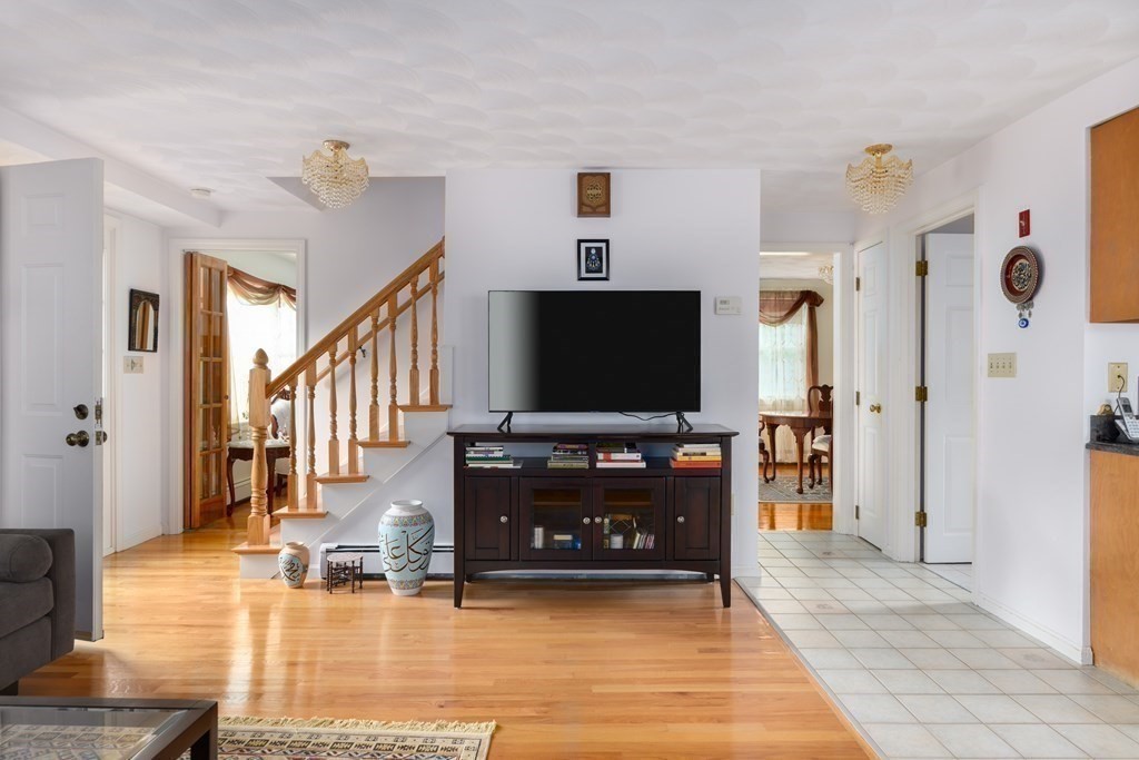 152 Winchester Road Arlington, MA 02474 - Photo 7 of 21
