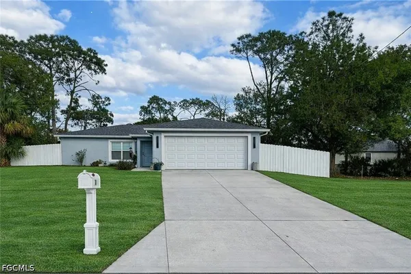 $350,000 | 7081 Brazil Circle, LaBelle, FL 33935