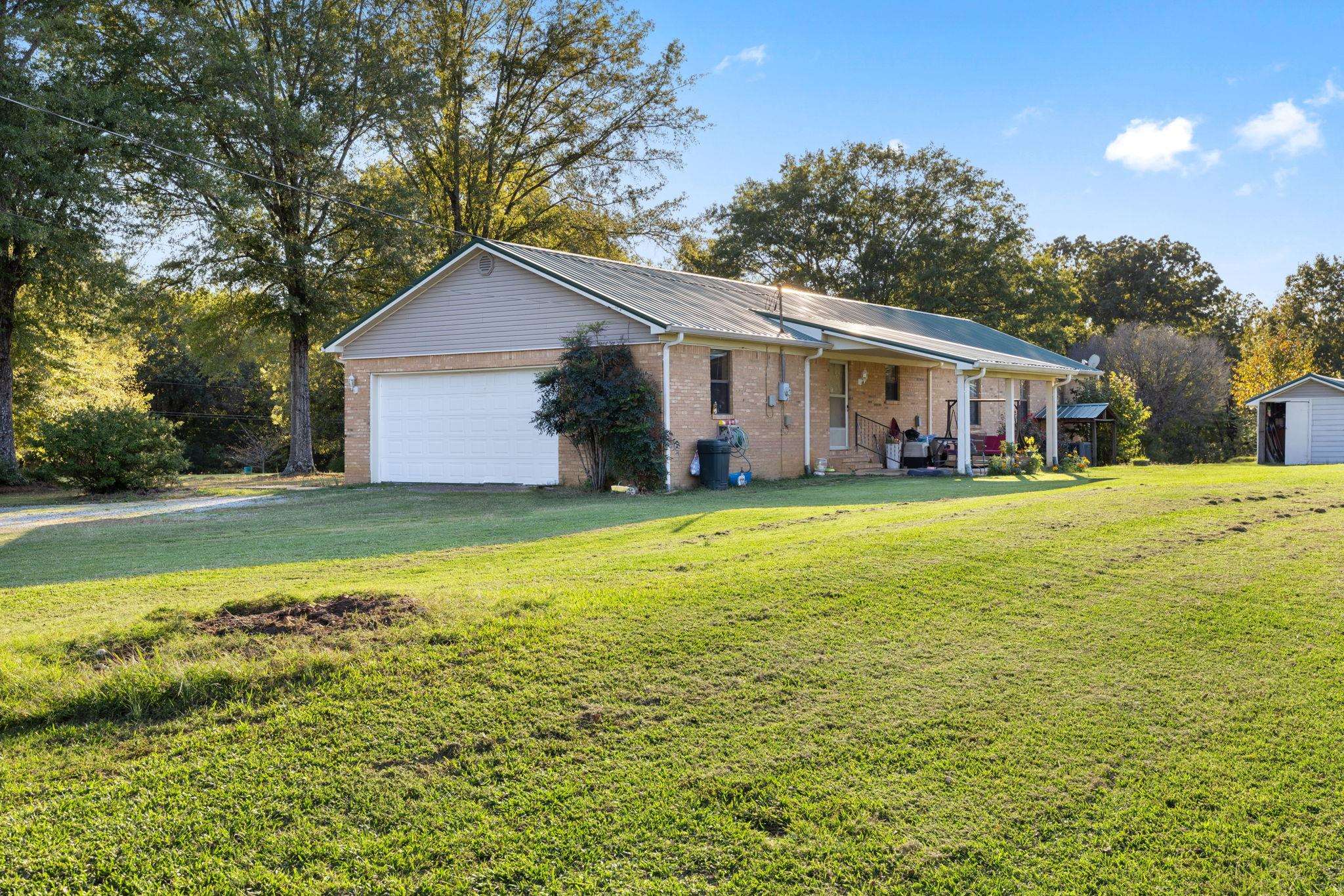 11 Barnstable Road Corinth, MS 38834 - Photo 24 of 40 a front view of house with yard and green space