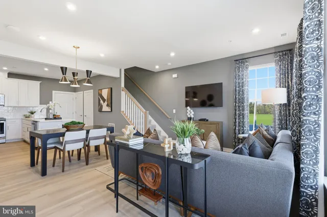 $499,990 | 17806 Southern Shrs Drive, Dumfries, VA 22026