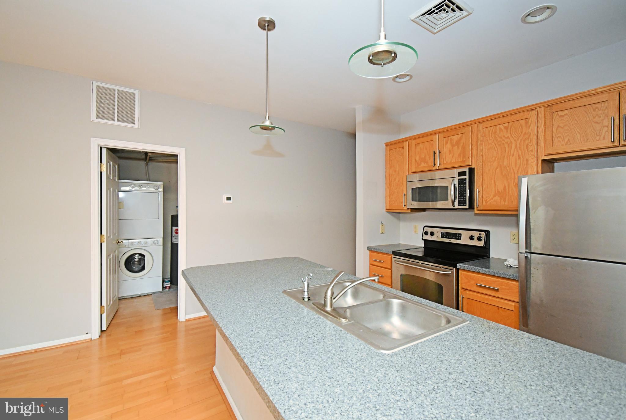 154 Bridge Street, Unit D Phoenixville, PA 19460 - Photo 11 of 39 Kitchen