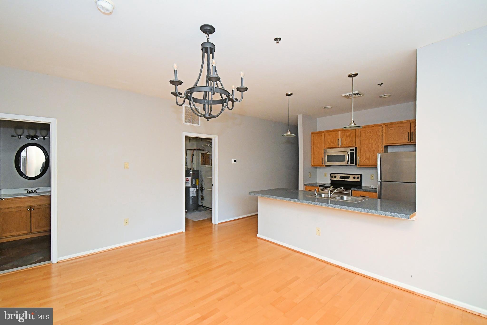 154 Bridge Street, Unit D Phoenixville, PA 19460 - Photo 17 of 39 Living Room