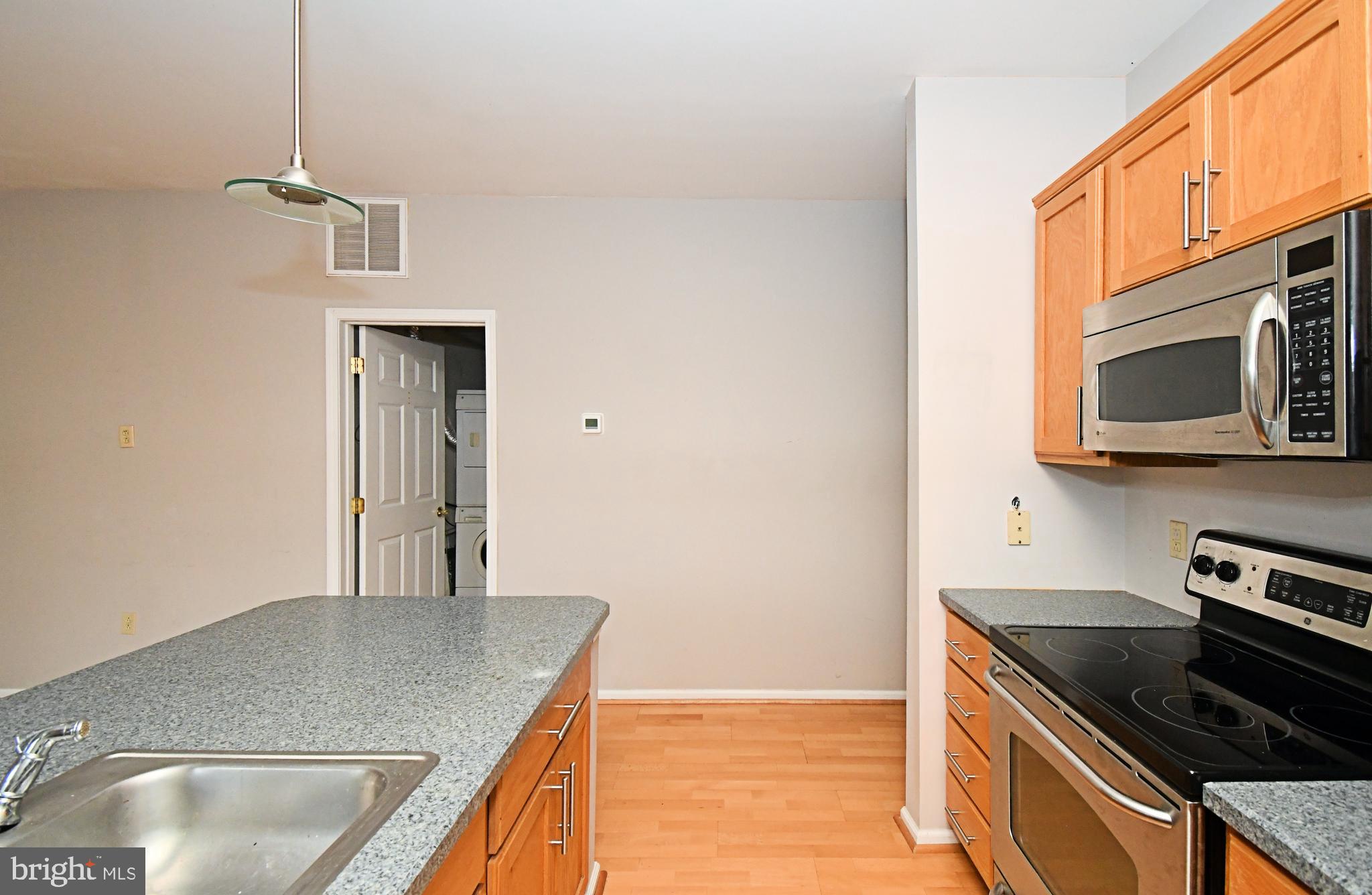 154 Bridge Street, Unit D Phoenixville, PA 19460 - Photo 9 of 39 Kitchen