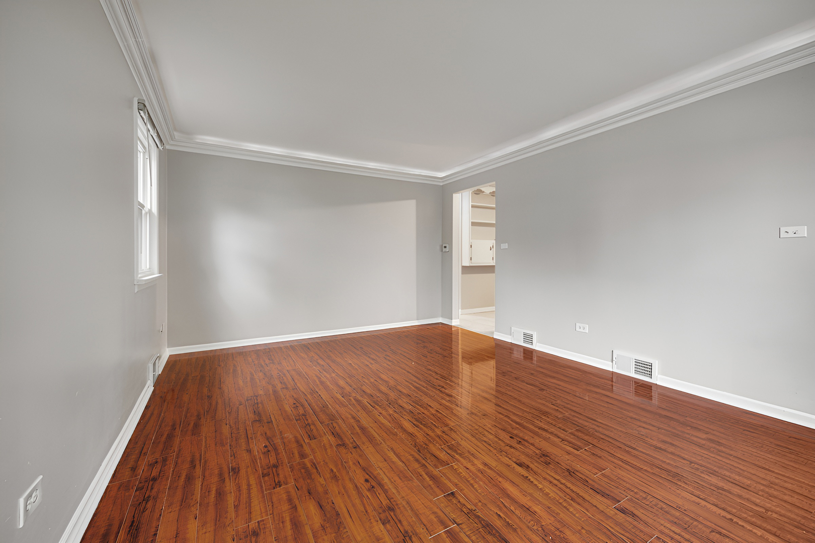 25 North Iowa Avenue Addison, IL 60101 - Photo 5 of 24