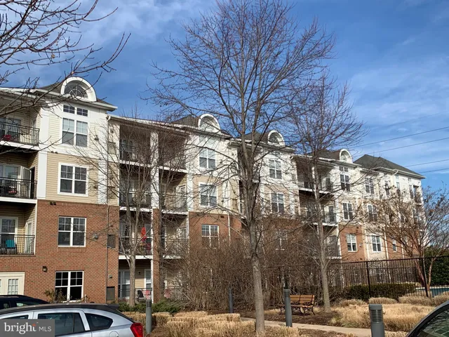 $2,200 | 3840 Lightfoot Street, Unit 240, Chantilly, VA 20151