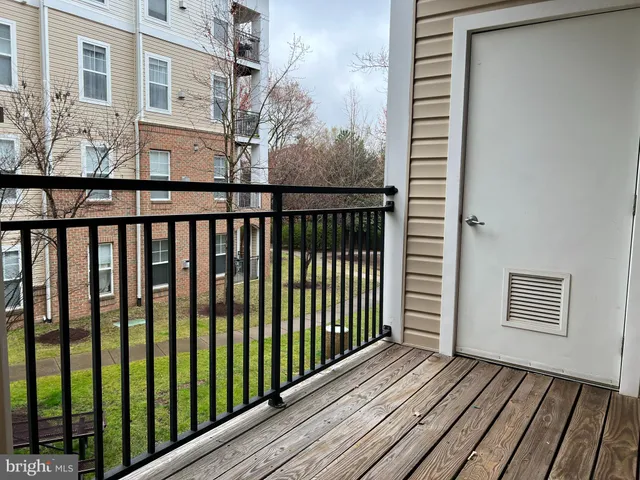 $2,200 | 3840 Lightfoot Street, Unit 240, Chantilly, VA 20151