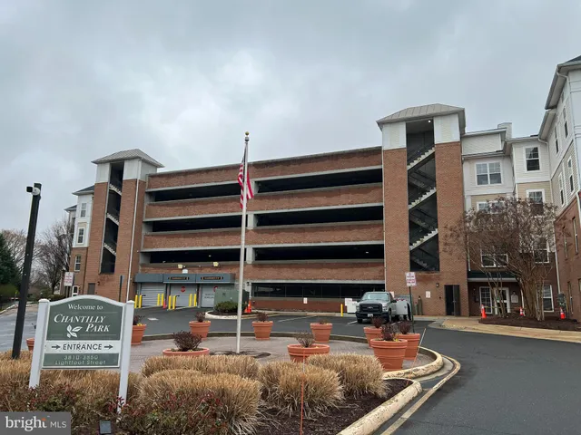 $2,200 | 3840 Lightfoot Street, Unit 240, Chantilly, VA 20151