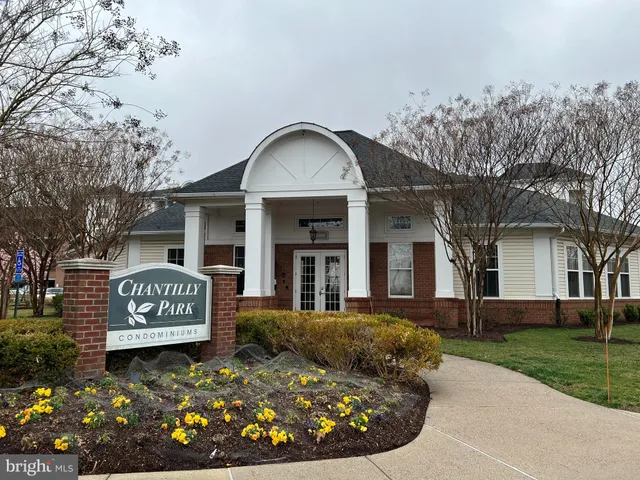 $2,200 | 3840 Lightfoot Street, Unit 240, Chantilly, VA 20151