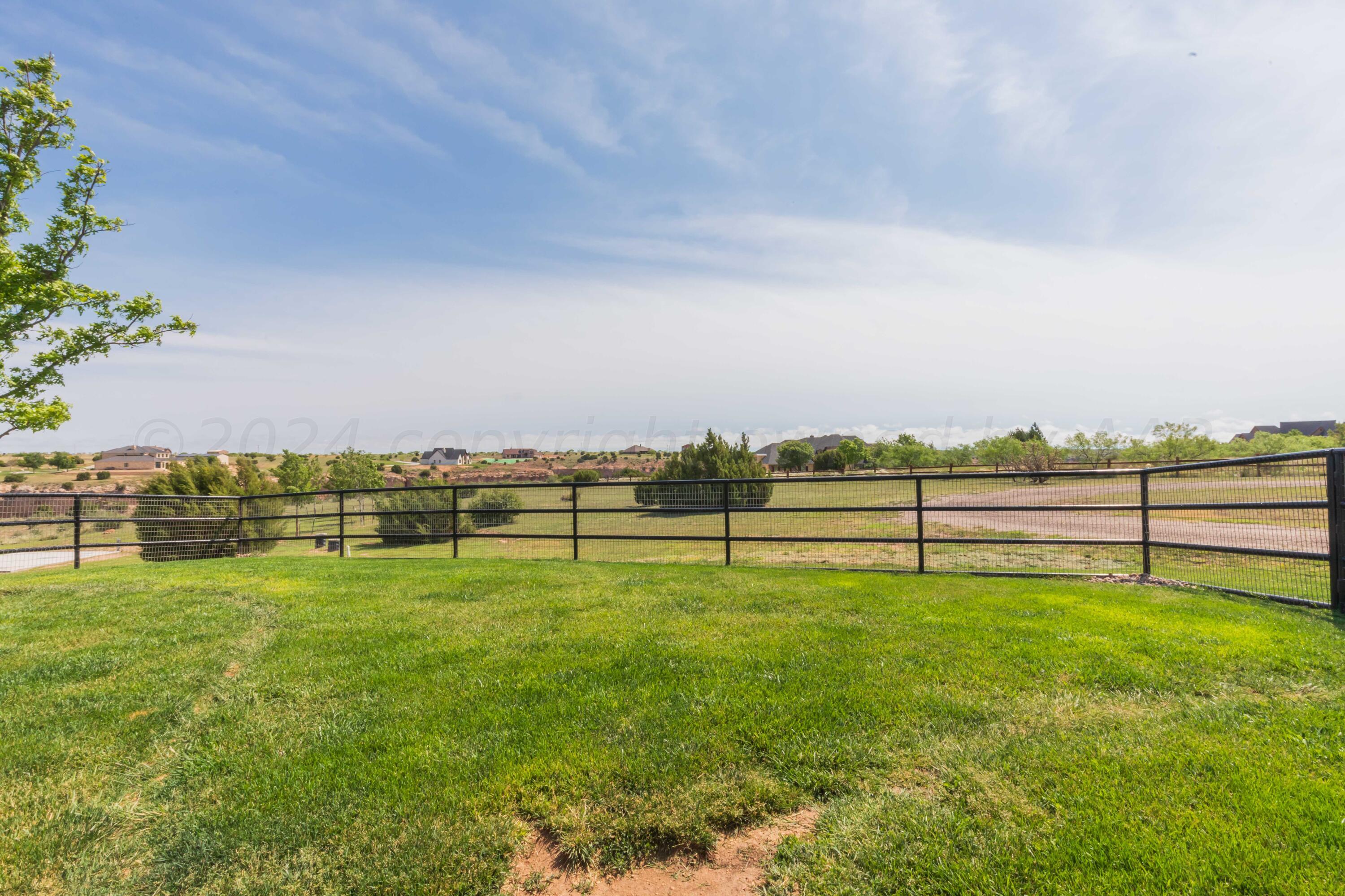 7701 East Lake View Road Amarillo, TX 79118 - Photo 76 of 96 DOG RUN VIEW 2