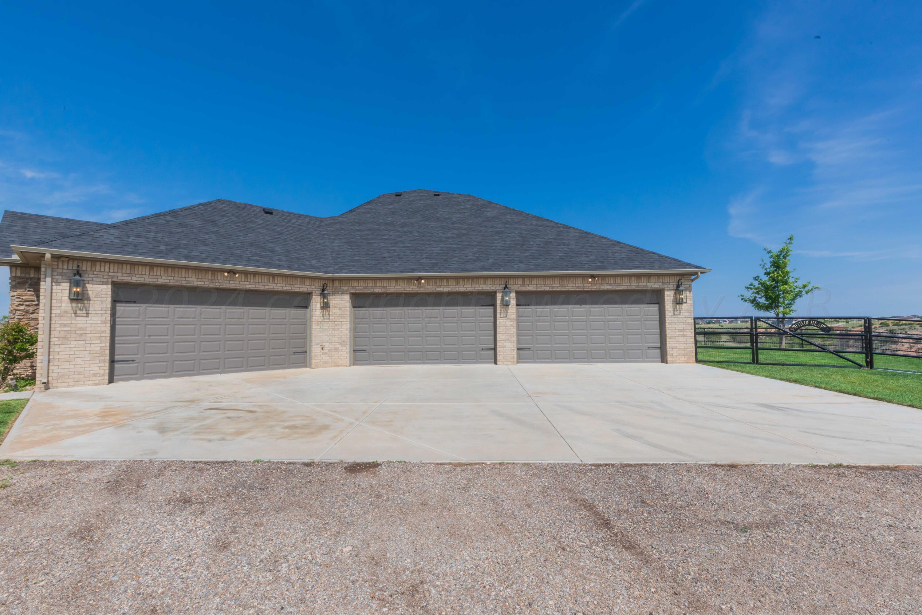 7701 East Lake View Road Amarillo, TX 79118 - Photo 87 of 96 GARAGE VIEW 1