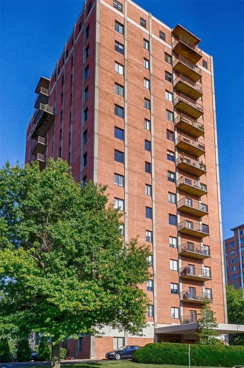 816 South Hanley Road, Unit 12A St. Louis, MO 63105 - Photo 1 of 12 Gallery Image 1