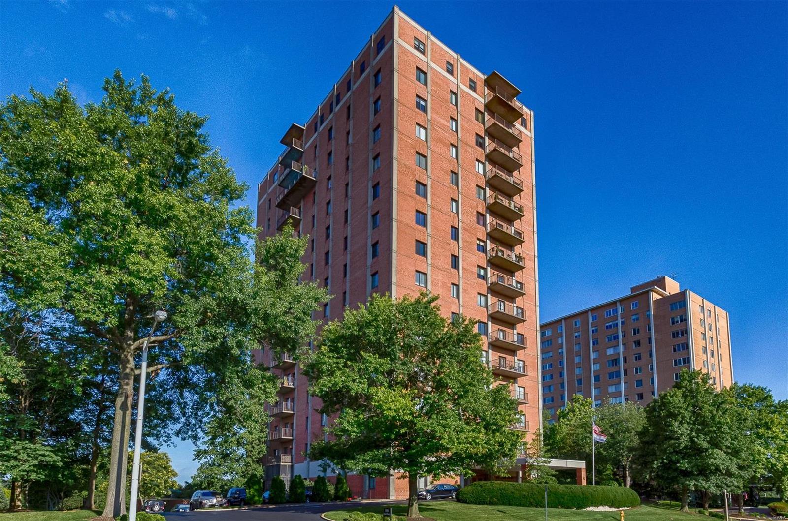 816 South Hanley Road, Unit 12A St. Louis, MO 63105 - Photo 2 of 12 Gallery Image 2