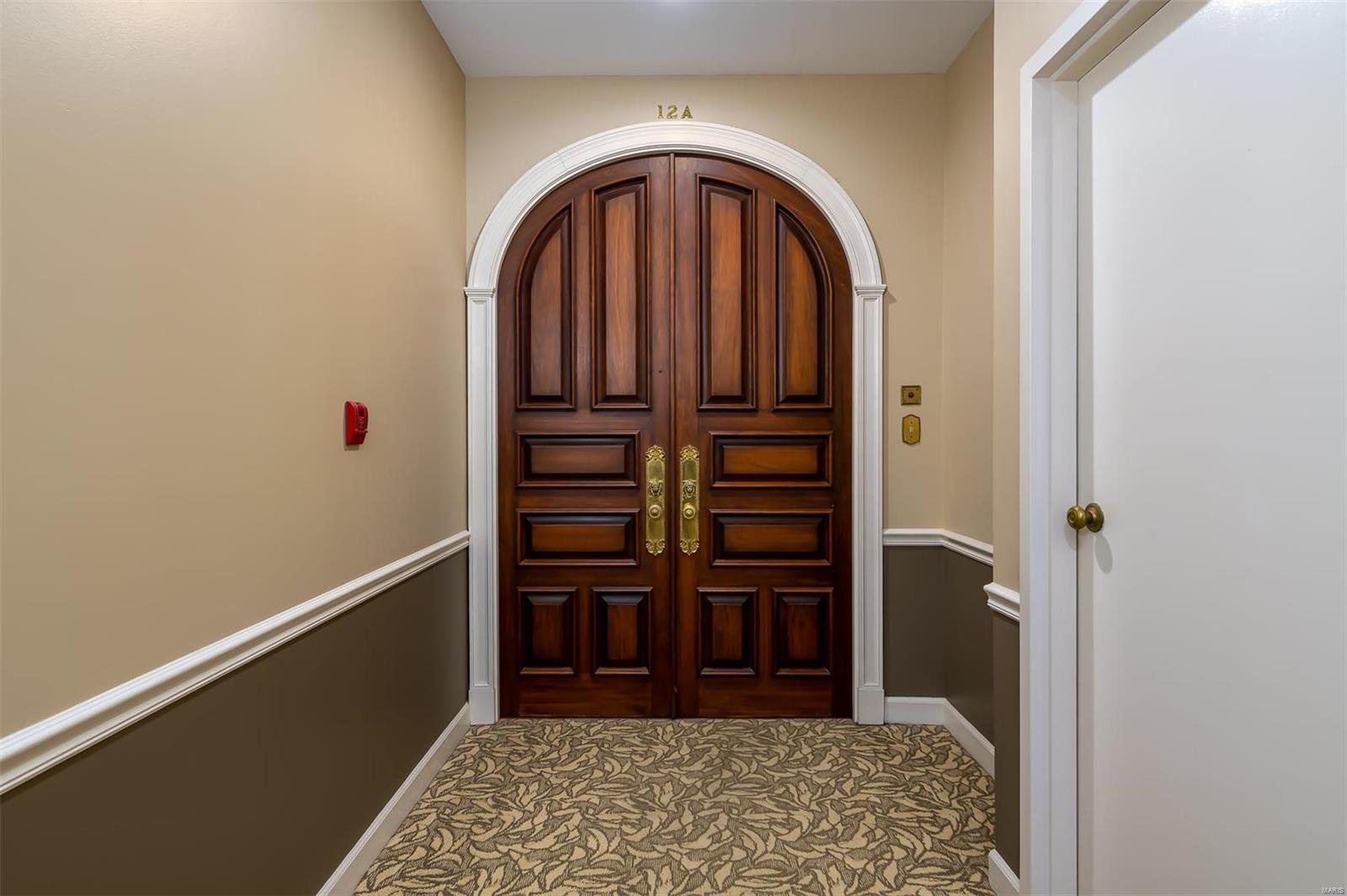 816 South Hanley Road, Unit 12A St. Louis, MO 63105 - Photo 3 of 12 Gallery Image 3