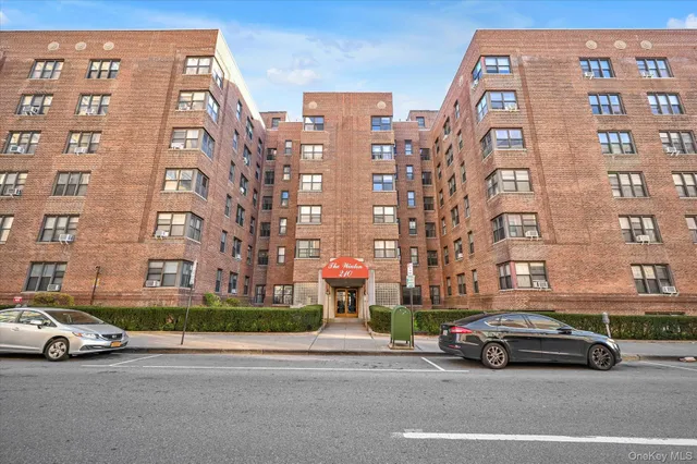 $250,000 | 210 Martine Avenue, Unit 6M, White Plains, NY 10601