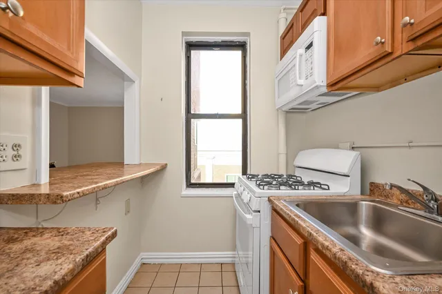 $250,000 | 210 Martine Avenue, Unit 6M, White Plains, NY 10601