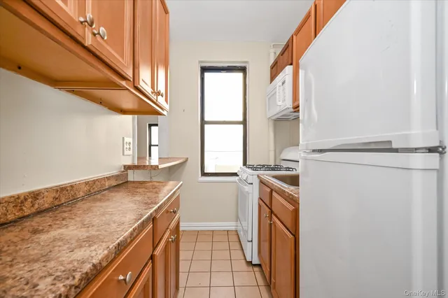 $250,000 | 210 Martine Avenue, Unit 6M, White Plains, NY 10601