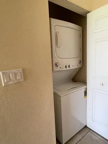 $2,100 | 134 Northeast 28th Terrace, Unit 4, Homestead, FL 33033