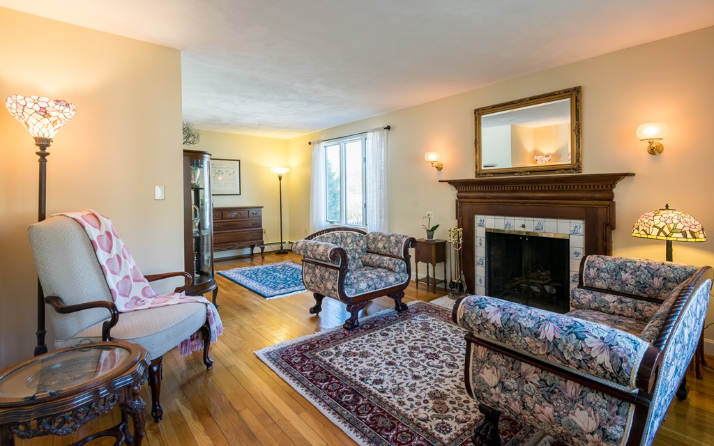 4 Pershing Road Salem, MA 01970 - Photo 5 of 30