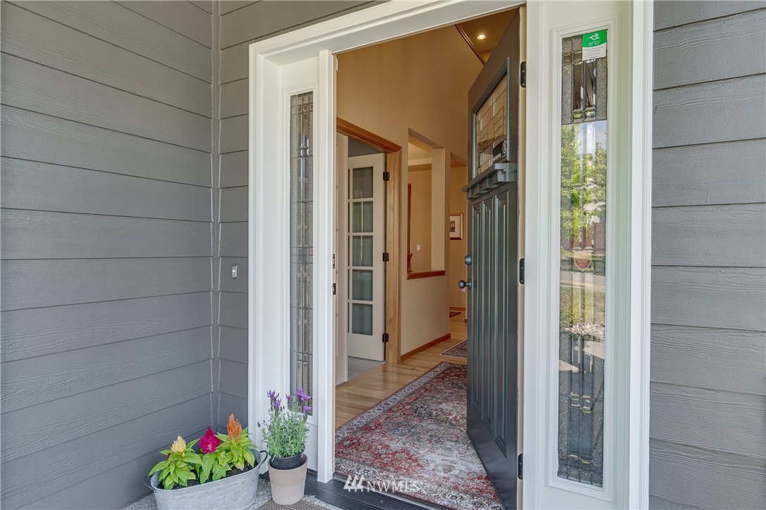 21105 1st Avenue West Bothell, WA 98021 - Photo 3 of 40 a view of a corridor