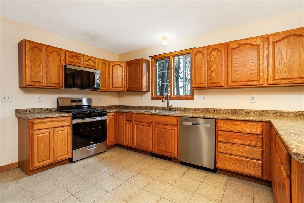 171 Island Road Lunenburg, MA 01462 - Photo 5 of 41 Gallery Image 5