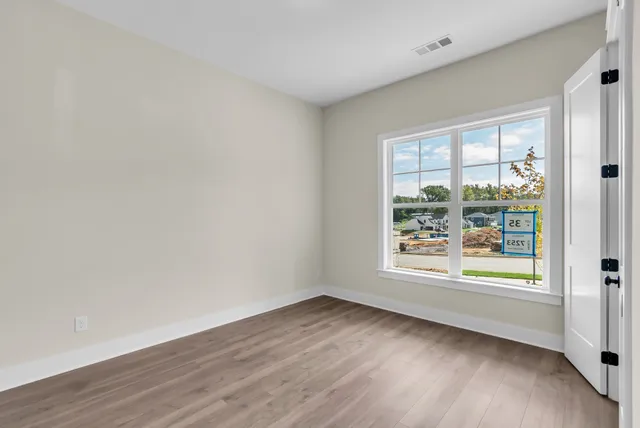 $824,990 | 7253 Fairlawn Drive, Fairview, TN 37062