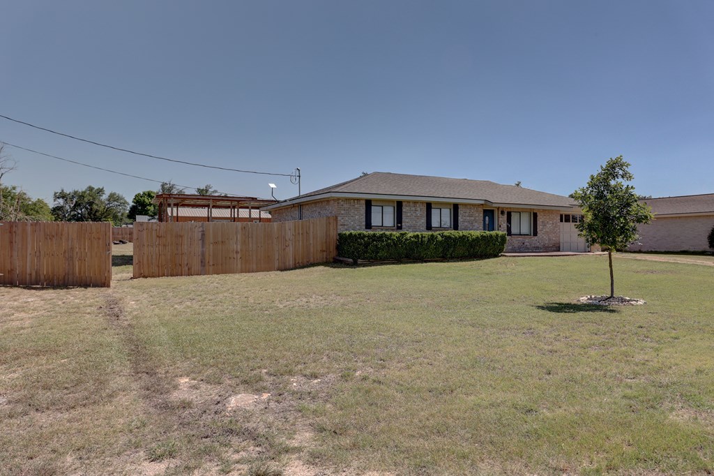 69 Quail Run Harper, TX 78631 - Photo 2 of 20