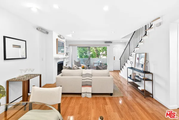 $1,595,000 | 1207 California Avenue, Santa Monica, CA 90403