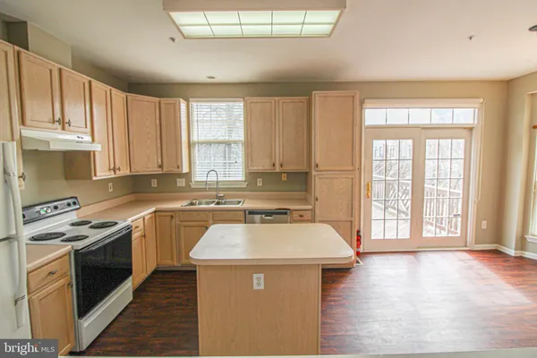 $3,200 | 13014 Shamrock Glen Drive, Unit 901, Germantown, MD 20874