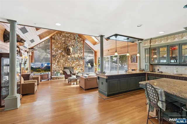 $2,500,000 | 12 East Saddle River Road, Saddle River, NJ 07458