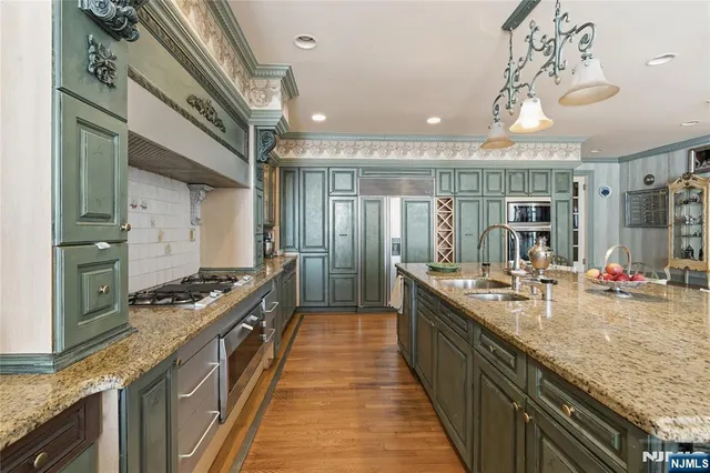 $2,500,000 | 12 East Saddle River Road, Saddle River, NJ 07458