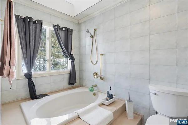 $2,500,000 | 12 East Saddle River Road, Saddle River, NJ 07458